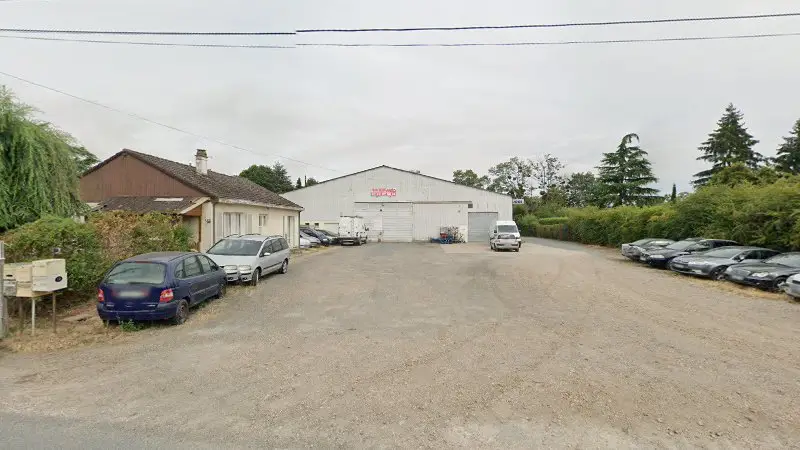 Vue de la rue devant 2M Carrosserie, Villemandeur