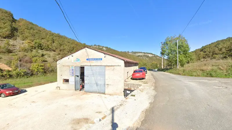 Vue de la rue devant Garage Du Cele, Marcilhac-sur-Célé