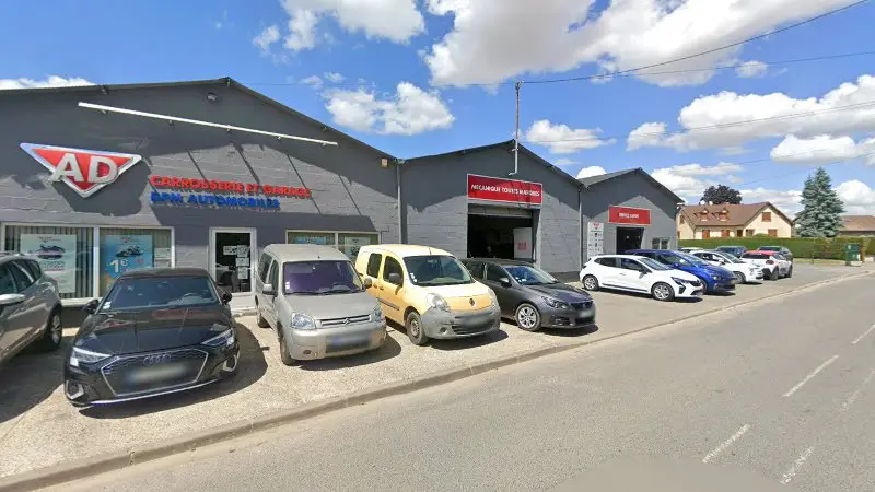 Vue de la rue devant Carrosserie et Garage BPM AUTOMOBILES, Hermonville