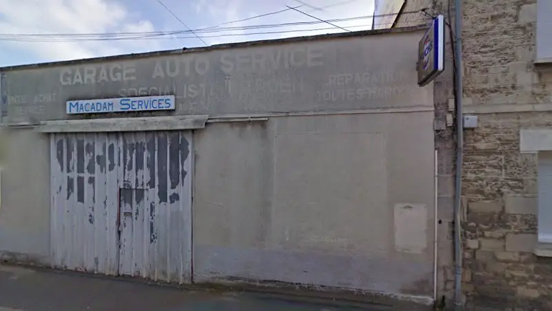 Vue de la rue devant Garage Auto Service Fuchs, Falaise