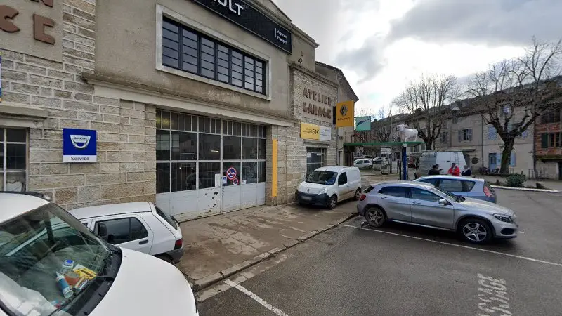 Vue de la rue devant Atelier Garage, Saint-Antonin-Noble-Val