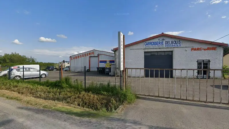 Vue de la rue devant Carrosserie Delbouis SARL, Montech
