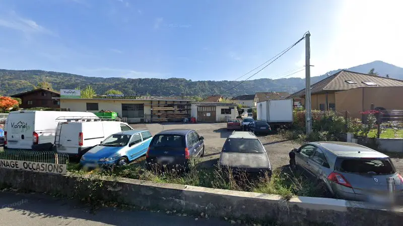 Vue de la rue devant Carrosserie du Chablais SARL, Bons-en-Chablais