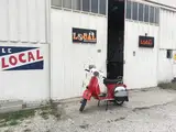 Photo de le local repère scooteriste garage associatif vespa lambretta