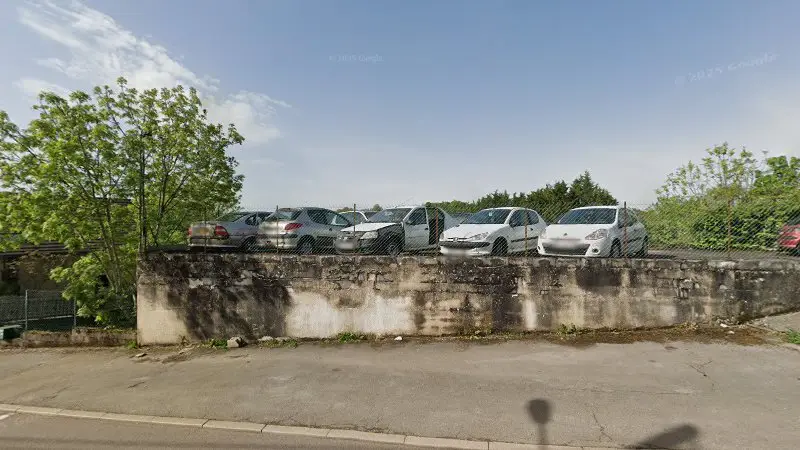 Vue de la rue devant AUTOPIECES25000, Besançon
