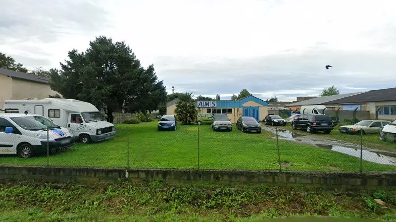 Vue de la rue devant Auto Moto Service, Bordères-sur-l'Échez