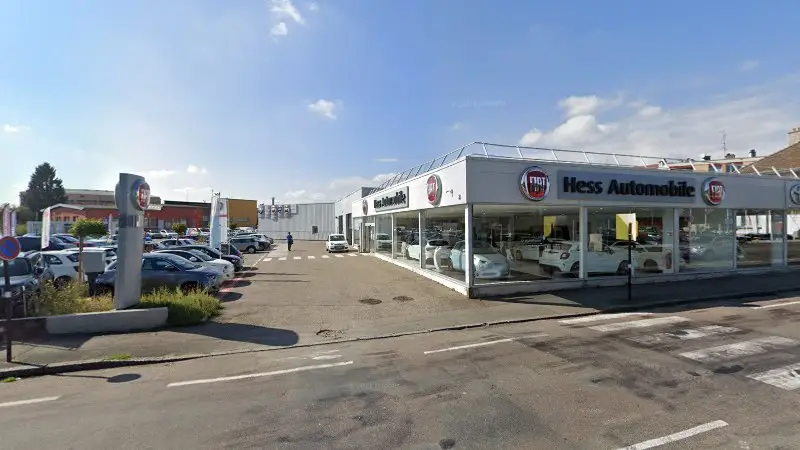 Vue de la rue devant GARAGE SIRUFO SA(AUTO PRESTIGE) - Jeep, Belfort