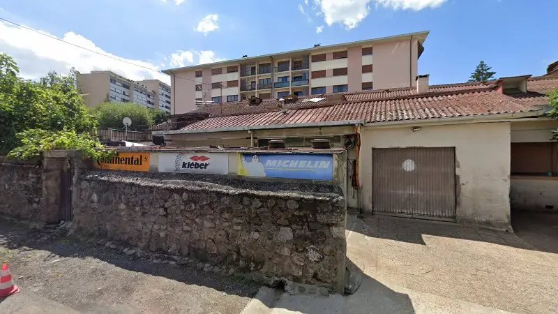 Vue de la rue devant Salerno Laurent, Saint-Julien-en-Genevois
