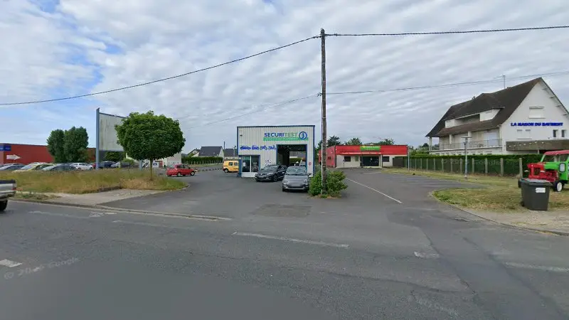Vue de la rue devant Sécuritest Contrôle Technique Automobile BLOIS - CHATEAUDUN, Blois