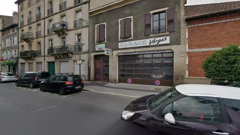 Vue de la rue devant Garage Vargas, Le Puy-en-Velay
