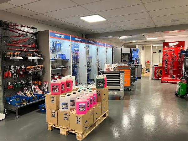 Photo publiée sur la fiche Google de SAS Danger pièces automobiles et accessoires, Maubec