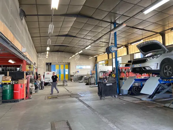 Photo publiée sur la fiche Google de AXIAL - CARROSSERIE PAÏS, Ville-la-Grand