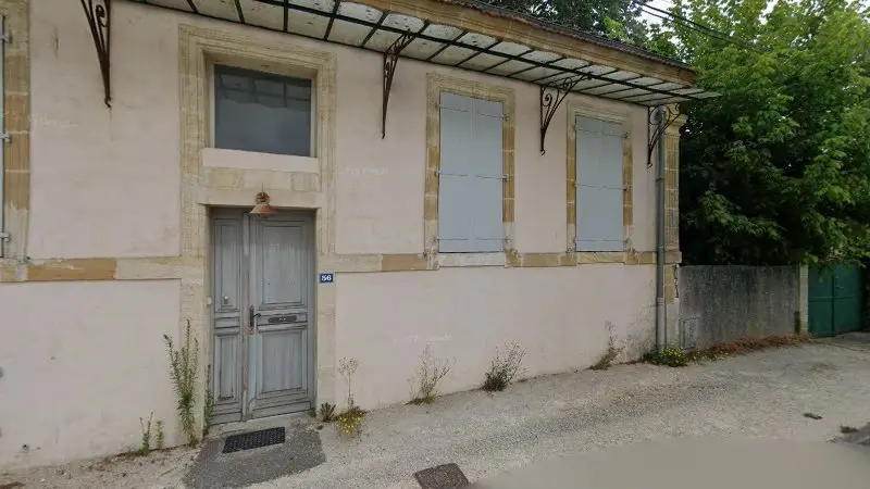 Vue de la rue devant Nettoyage voiture OVA nettoyage intérieur voiture, Léognan