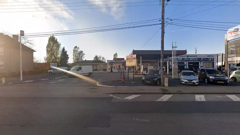 Vue de la rue devant Magasin Pièces Automobiles Toutes Marques, Maizières-lès-Metz