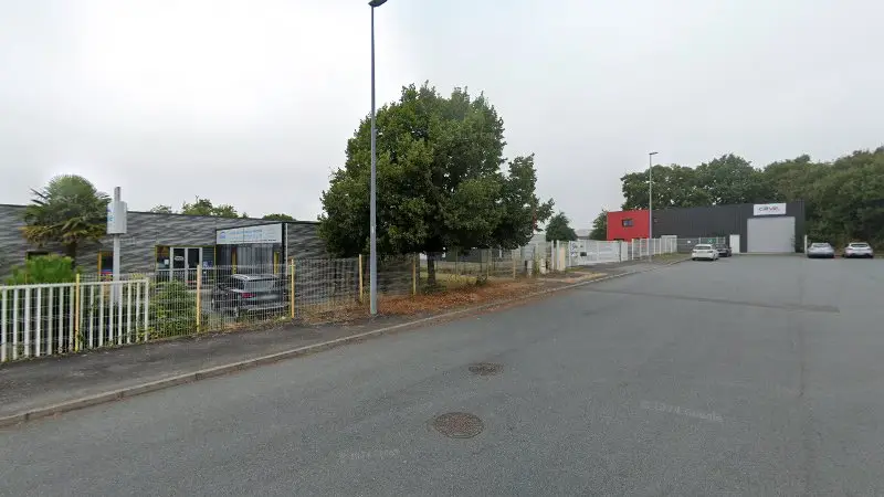Vue de la rue devant UPM Industrie SAS, Cholet