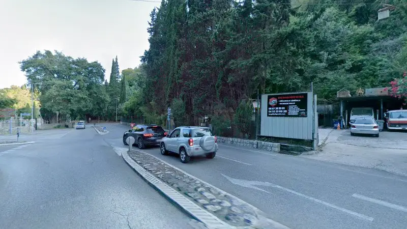 Vue de la rue devant Biagi Père et Fils, Cagnes-sur-Mer