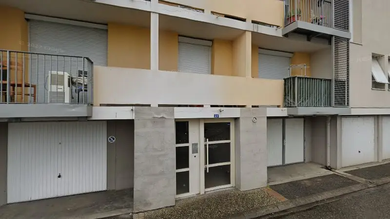 Vue de la rue devant épaviste dépannage agen 47, Agen