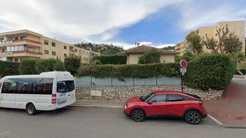 Vue de la rue devant Garage de virginie, Mandelieu-la-Napoule