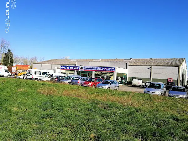Photo publiée sur la fiche Google de PRECISIUM Carrosserie Garage Havet, Estaires