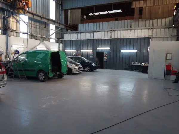 Photo publiée sur la fiche Google de Carrosserie latil, Lançon-Provence