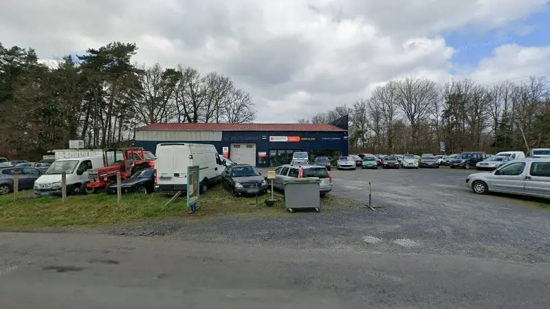 Vue de la rue devant Eurorepar - EURL GARAGE CALDEIRA, Condat-en-Combraille