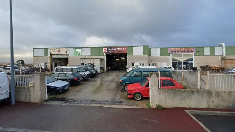Vue de la rue devant Sarl Garage Auto 34 Nassim Bencharef, Gigean