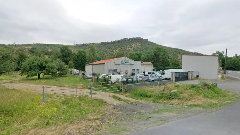 Vue de la rue devant GARAGE BAISSAC VINCENT DIAG AUTO BLESLOIS, Blesle