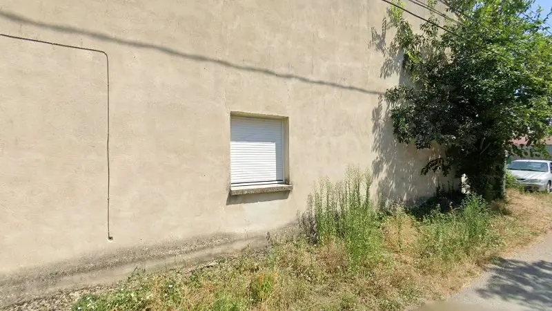Vue de la rue devant RM carrosserie, Saint-Marcel-lès-Valence