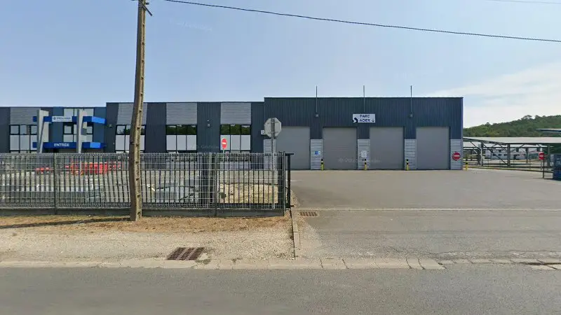Vue de la rue devant Garage Bourdeillais, Boulazac Isle Manoire