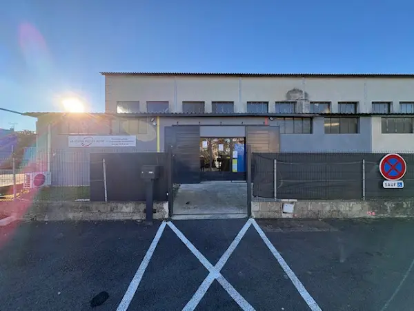 Photo publiée sur la fiche Google de Valentin Pièces Auto, L'Isle-sur-la-Sorgue