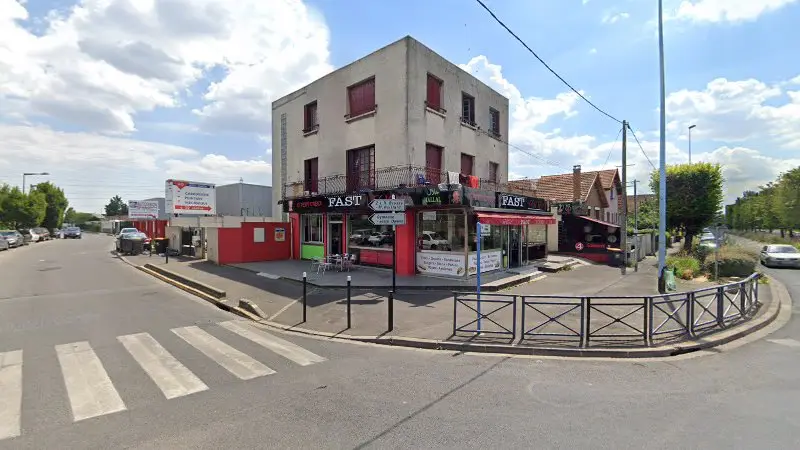 Vue de la rue devant Carrosserie Automarcal, Villetaneuse