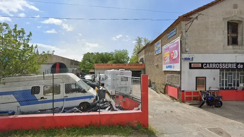 Vue de la rue devant Carrosserie Peinture Mécanique, Nissan-lez-Enserune
