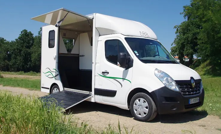 Photo publiée sur la fiche Google de CTI Carrosserie - Les Vans ACR - Off-Road Spirit, Beaumont-lès-Randan
