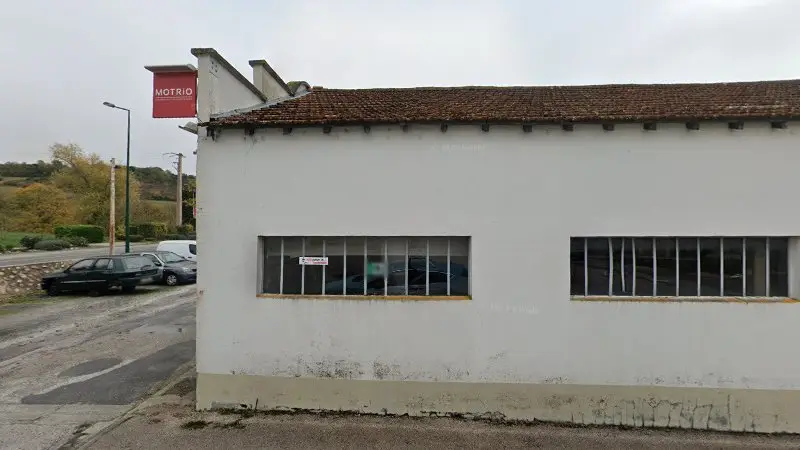 Vue de la rue devant Motrio, Cuq-Toulza