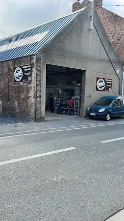 Photo publiée sur la fiche Google de moz'cars garage, Neuville-Saint-Rémy