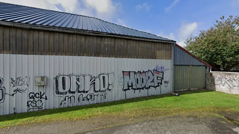 Vue de la rue devant Méca moto 29 (atelier privé), La Forêt-Fouesnant