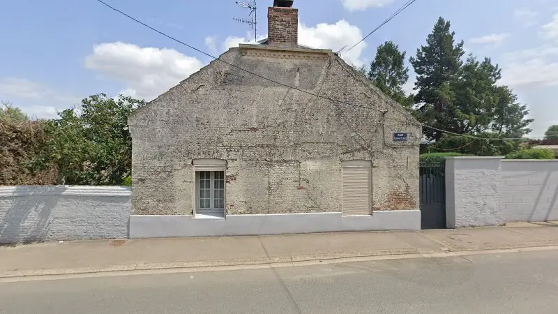 Vue de la rue devant Garage Hermant Philippe - Voitures sans permis, Clary