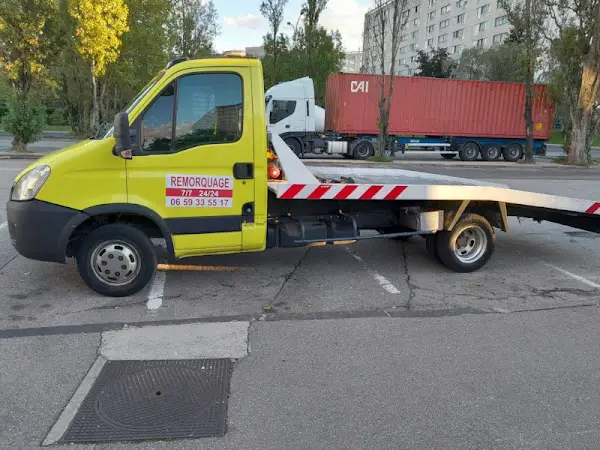 Photo publiée sur la fiche Google de OM dépannage auto Lyon épaviste 69, Caluire-et-Cuire