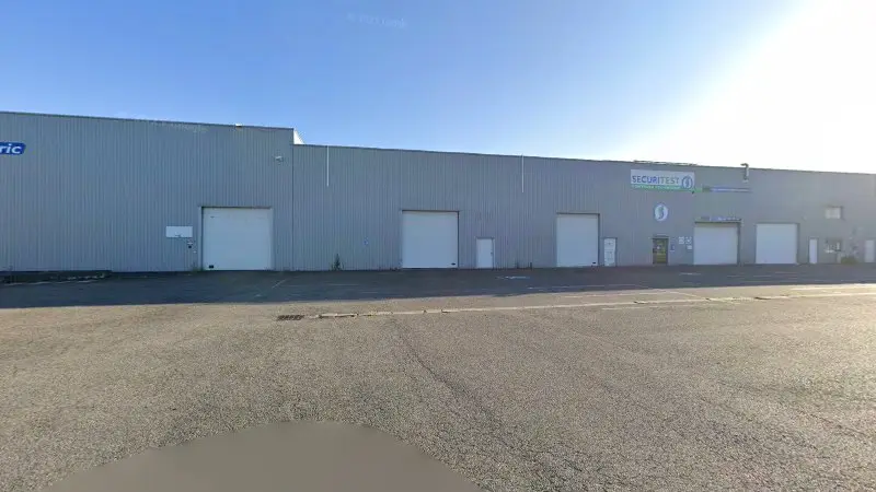 Vue de la rue devant RCBR Carrosserie, Plaisance-du-Touch
