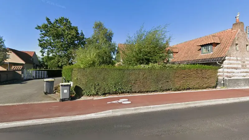 Vue de la rue devant Carrosserie Defieu, Quesnoy-sur-Deûle
