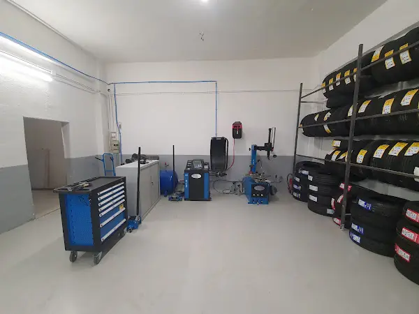 Photo publiée sur la fiche Google de TYGROO GLASS ---TOP PNEU 95, Garges-lès-Gonesse