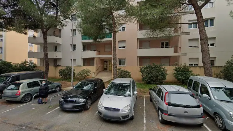 Vue de la rue devant Garage Podetti père et fils, Béziers