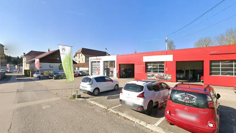 Vue de la rue devant Garage Chardon - Citroën, Le Russey