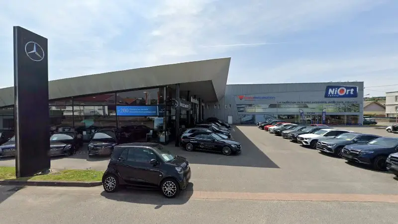 Vue de la rue devant DAVIS DIEPPE Smart - Service, Dieppe