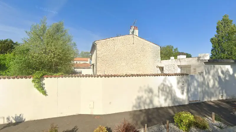 Vue de la rue devant ,jbn, Médis
