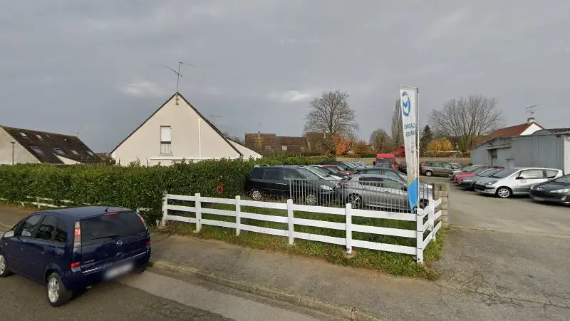 Vue de la rue devant GARAGE PREMIER - A.R.O AUTO, Condé-sur-Sarthe