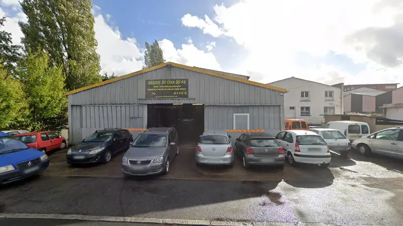 Vue de la rue devant Garage Du Coin Du 44, Nantes