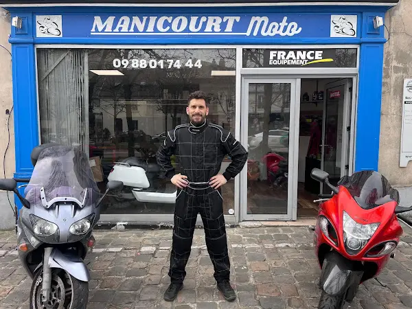 Photo publiée sur la fiche Google de MANICOURT BIKE / MOTO TS, Versailles