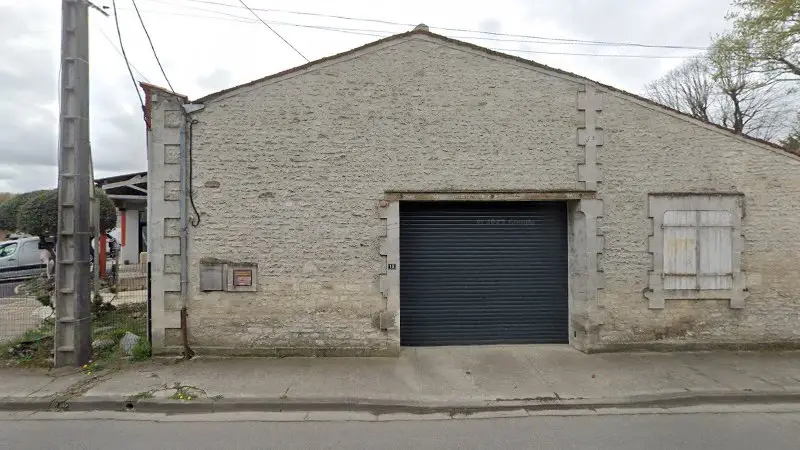 Vue de la rue devant Mondial Pare-Brise - Point Relais - Jarnac, Jarnac