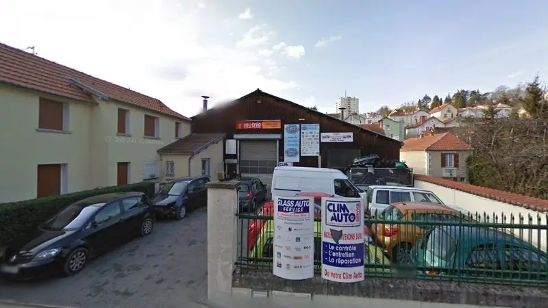 Vue de la rue devant Sas carrosserie CASENOVE, Périgueux